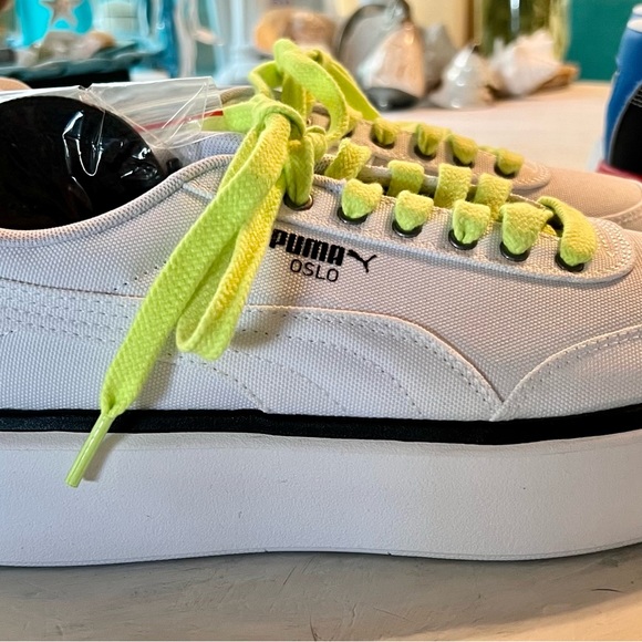 Puma White with Black Accents Wedge Sneakers. . 2 sets of laces. Like new. - Picture 4 of 4